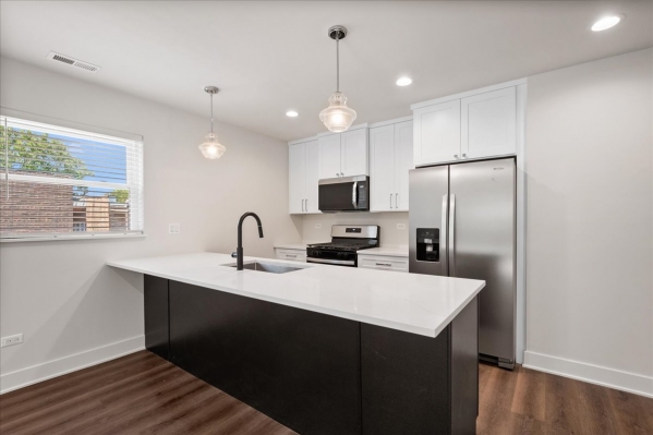 08-2314WArthurAve_2022.jpg